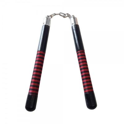 Nunchaku en bois noir et rouge 